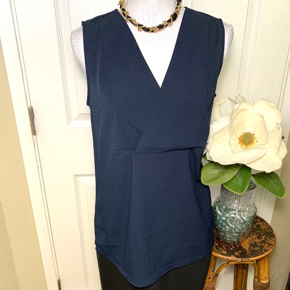New Banana Republic Blouse - Picture 1 of 8